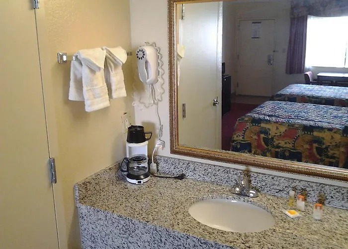 Surestay By Western Downtown Area 2*
