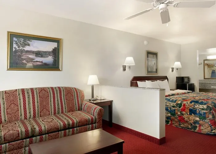 Surestay By Western Downtown Area Mesa