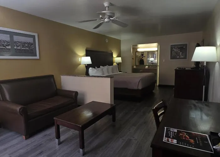 Hotel Surestay By Western Downtown Area 2*